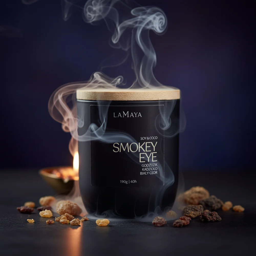 świeca o dymnym zapachu